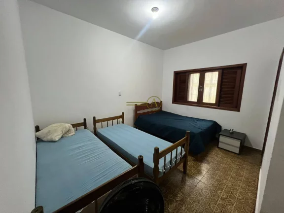 Imagem Casa a venda 5 lotes no Centro de Peruíbe 100 metros da praia em Peruíbe