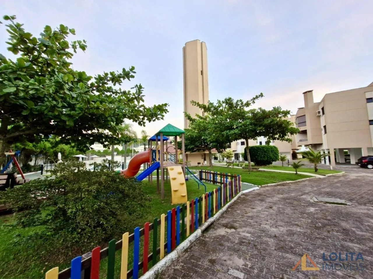 Imagem Apartamento à Venda no Ingleses do Rio Vermelho, 3 quartos e 2 vagas de garagem