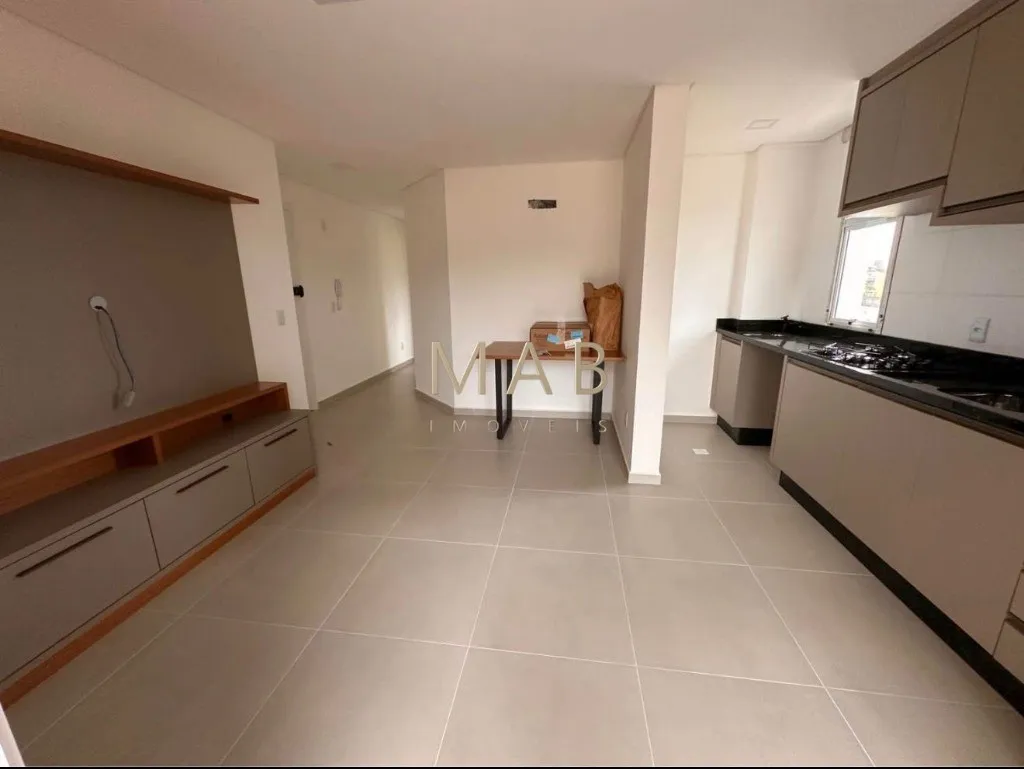 Imagem Apartamento à Venda, SEMIMOBILIADO, 2 dormitórios sendo 1 suíte, localizado na praia de Ingleses - Florianópolis SC!
