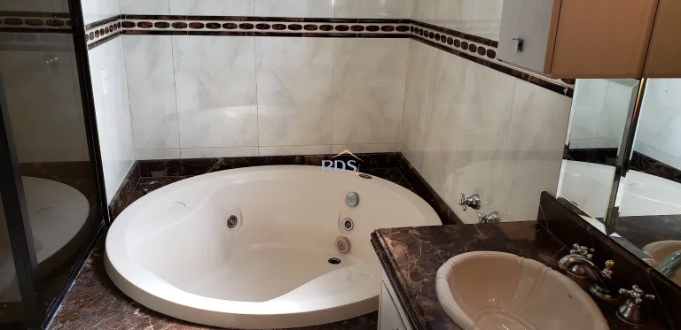 Imagem Vende um espaço e confortável apartamento de 160m² na Vila suzana.
