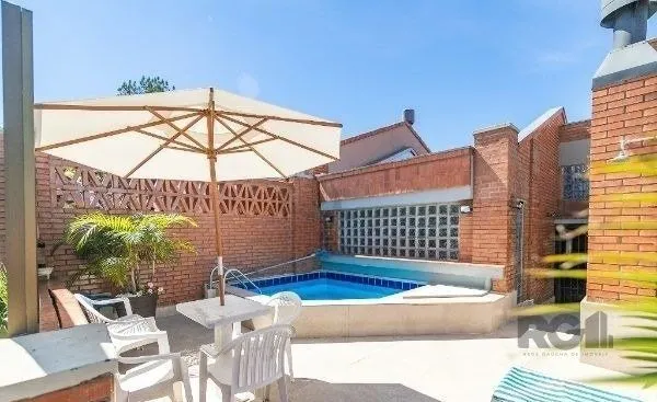 Imagem Casa sobrado no Cristal de 3 dormitórios e 3 vagas