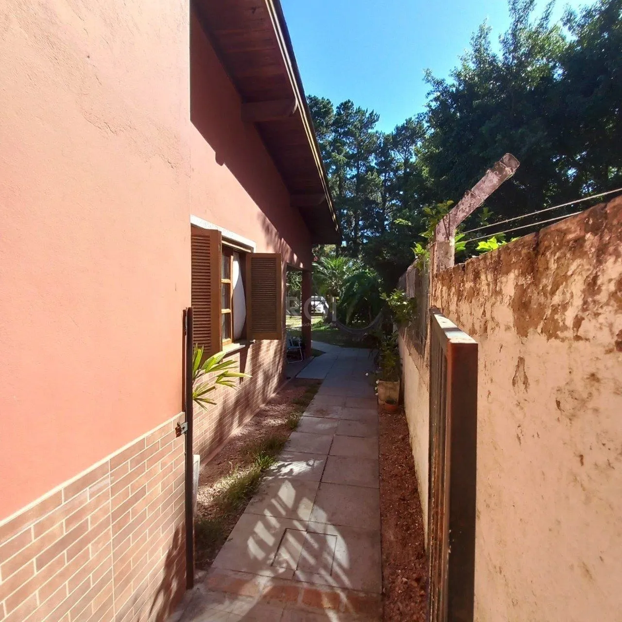 Imagem 2 Casa com 4 quartos, 2 vagas de garagem, no bairro Belém Novo, Porto Alegre/RS