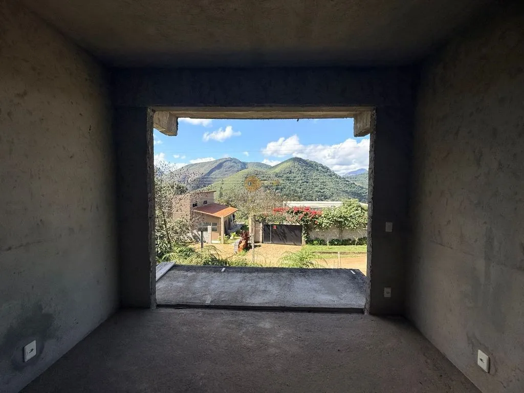 Imagem Casa em Condomínio para Venda em Teresópolis / RJ no bairro Albuquerque