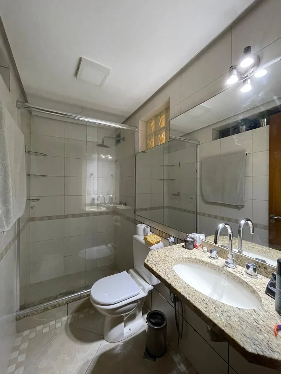 Imagem Apartamento à venda, 2 Quartos, 2 Banheiros, 2 Vagas, Bairro Menino Deus