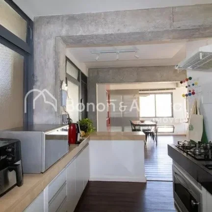 Imagem Apartamento mobiliado, com excelente iluminação natural e em localização privilegiada no Cambuí...