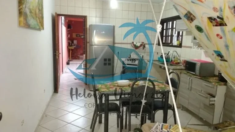 Imagem Sobrado com 98m² a venda na Barra da Lagoa em Ubatuba, 2 dormitórios, 3 banheiros, 3 vagas de garagens.