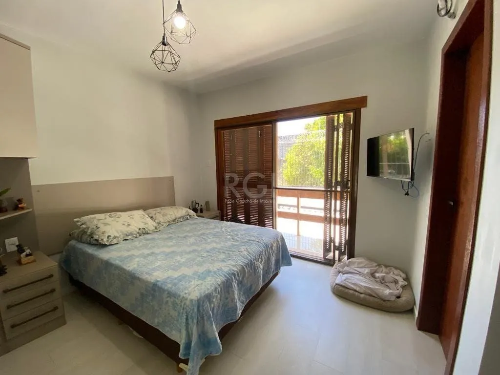 Imagem casa - 4 dormitórios - 3 vagas - 170 m² - Menino Deus