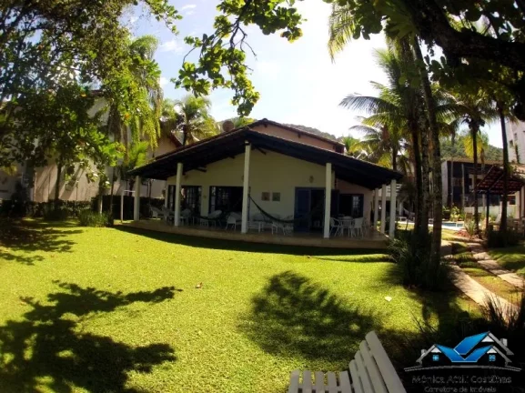 Foto do imóvel Casa pé na areia - Praia da Enseada - Ótima localização