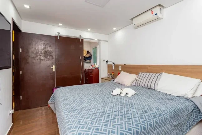 Imagem Casa com Ótima Localização 144 m² 2 Dormitorios e 4 Vagas de Garagens