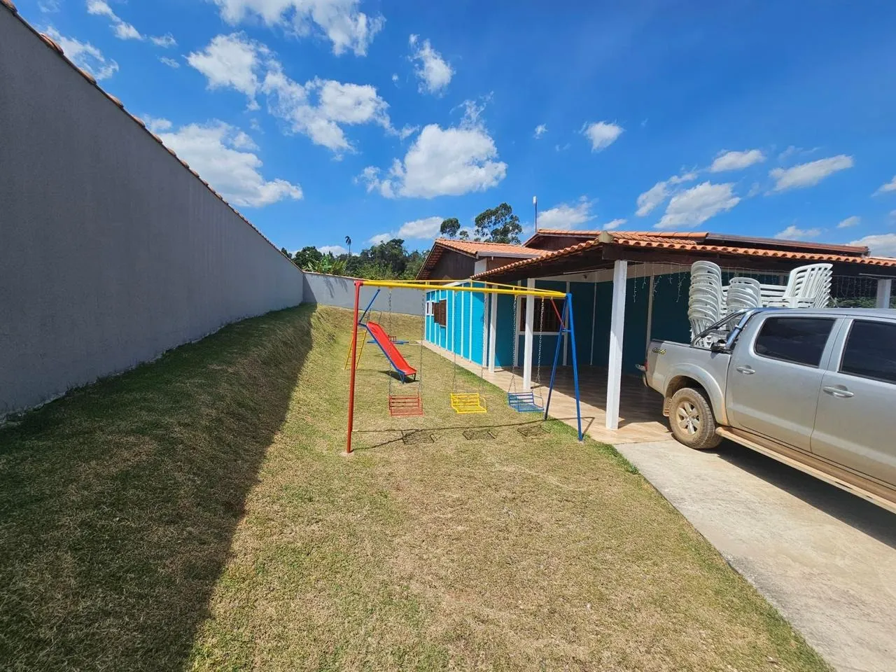 Imagem Chácara para venda com 3 suítes - Vila das Cachoeiras