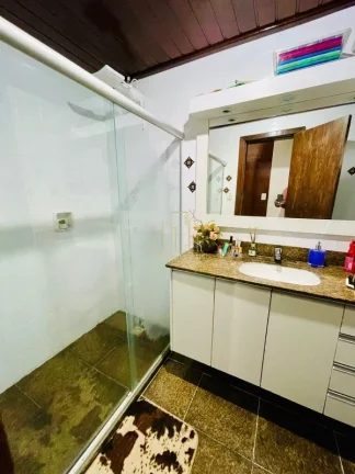 Imagem Apartamento bem localizado e amplo com três quartos a venda na Pituba