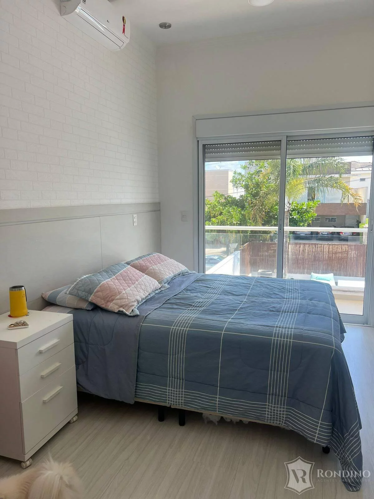 Imagem Casa com 4 suítes, brinquedoteca e área gourmet com piscina aquecida