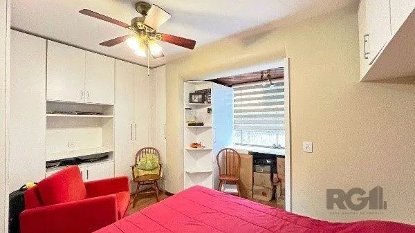 Imagem Apartamento com 3 Dormitórios, Suíte e Sacada e 1 vaga - 115m² - Petrópolis
