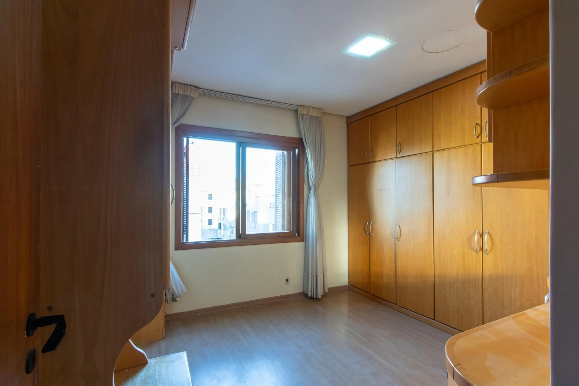 Imagem COBERTURA 2 QUARTOS, 2 VAGAS INDIVIDUAIS ESCRITURADAS, ELEVADOR - BAIRRO SANTO ANTONIO