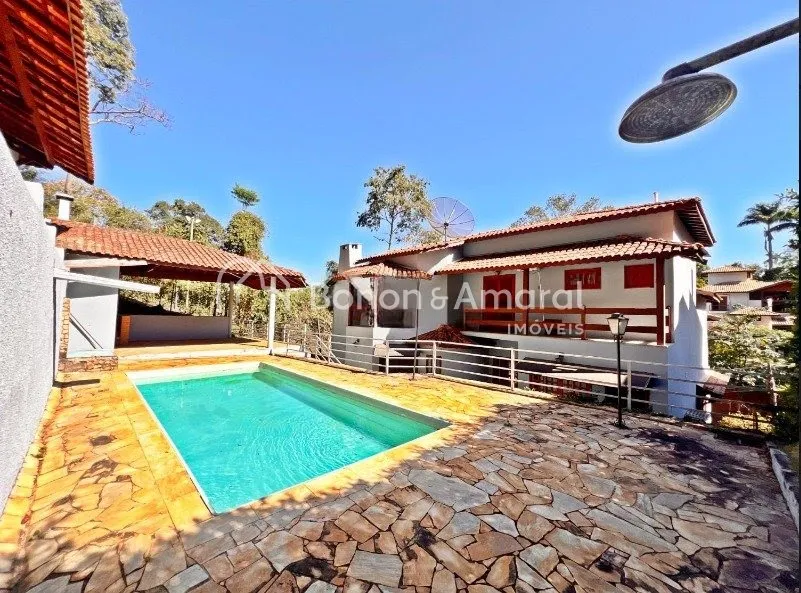 Imagem "Casa Sobrado de Alto Padrão à Venda no Condomínio Chácara Flora em Valinhos"