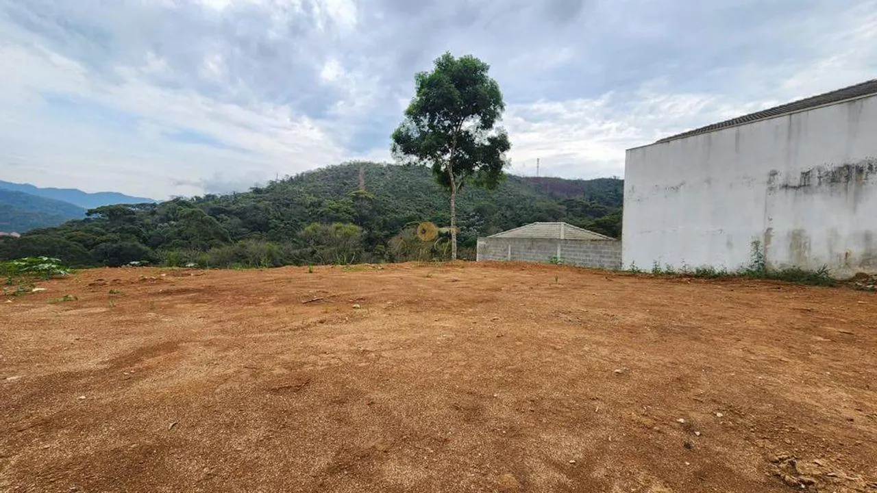 Foto do imóvel Terreno em Condomínio para Venda em Teresópolis / RJ em Estrada Esmeralda