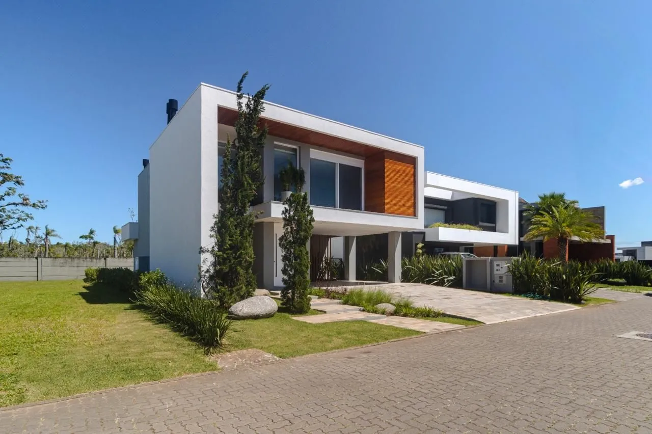 Imagem Casa de condomínio à venda em Torres, Centro, com 4 quartos, 260m2