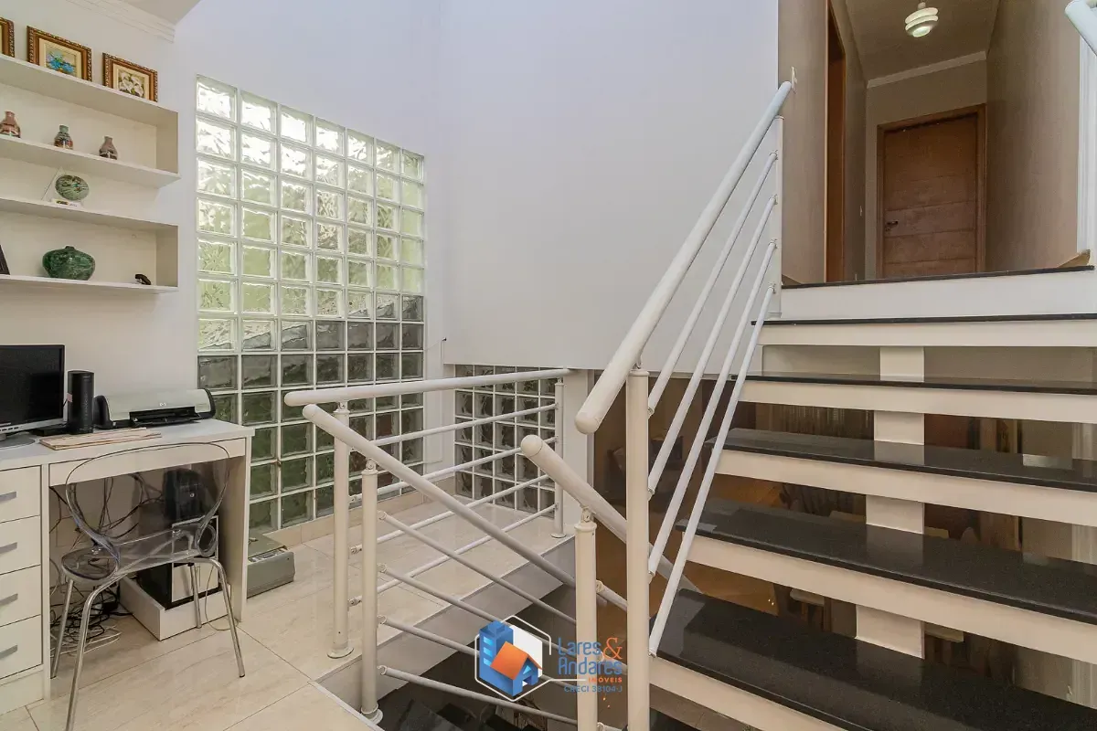 Imagem Sobrado para venda em Jardim Maria Estela com 3 quartos, sendo 3 suítes, 150m²