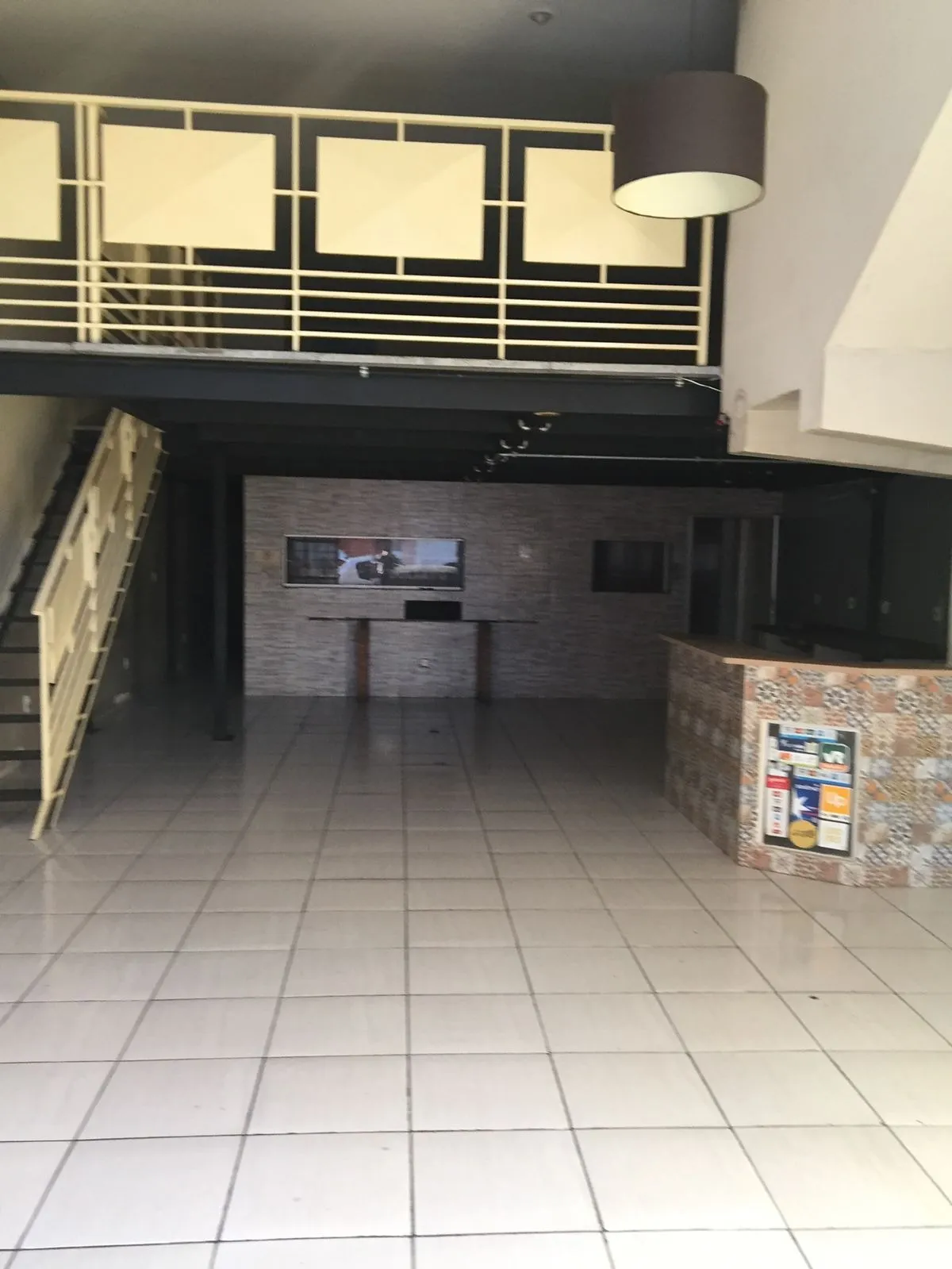 Imagem Salão Comercial para Locação no Centro de Sorocaba-SP: 1 Sala, 4 Banheiros, 164m² de Área