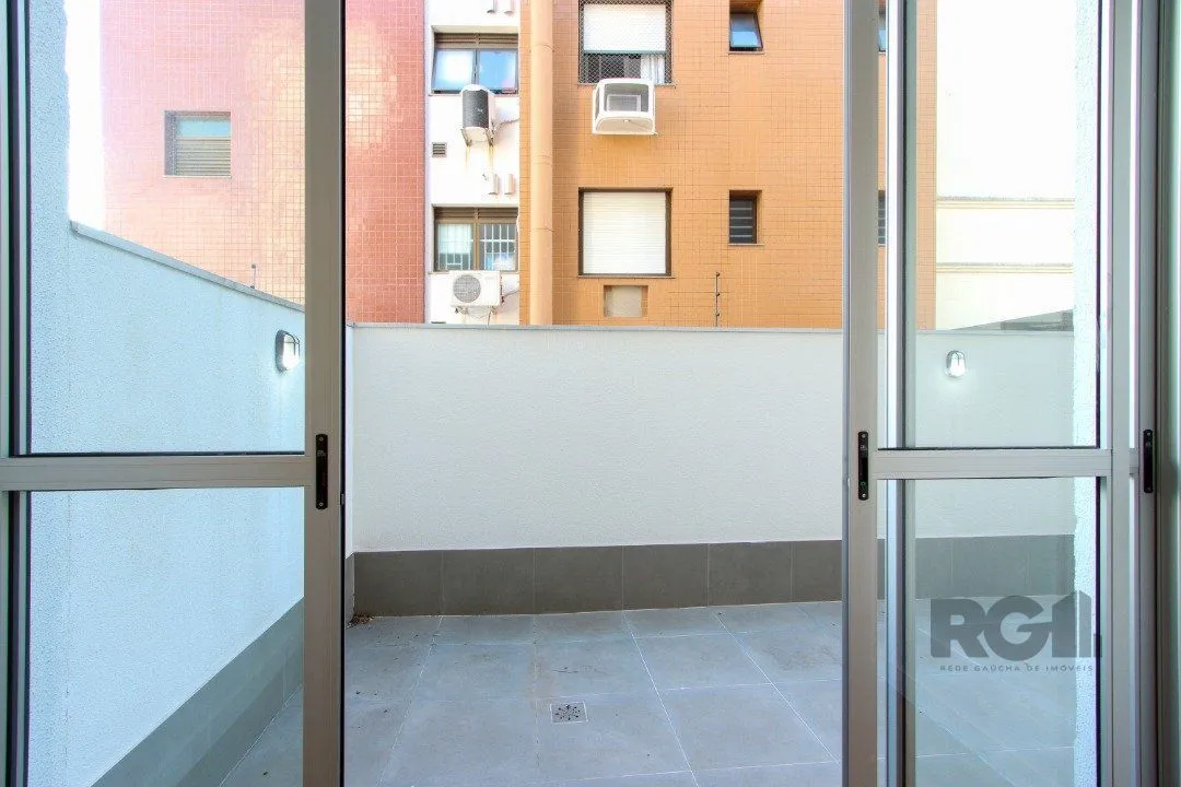 Imagem Apartamento em Porto Alegre no Bairro Petrópolis, de 1 quarto, GARDEN , semi mobiliado