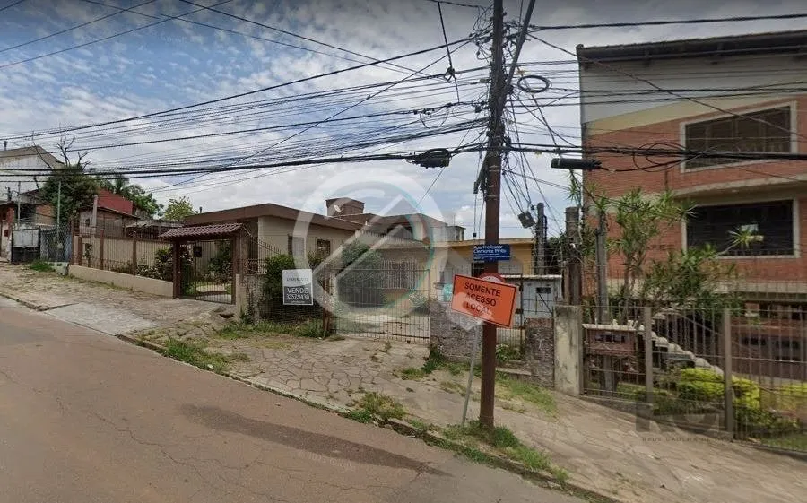 Imagem Terreno grande no bairro Medianeira, Zona Centro Sul de Porto Alegre. Trata-se de uma área com 2.13...