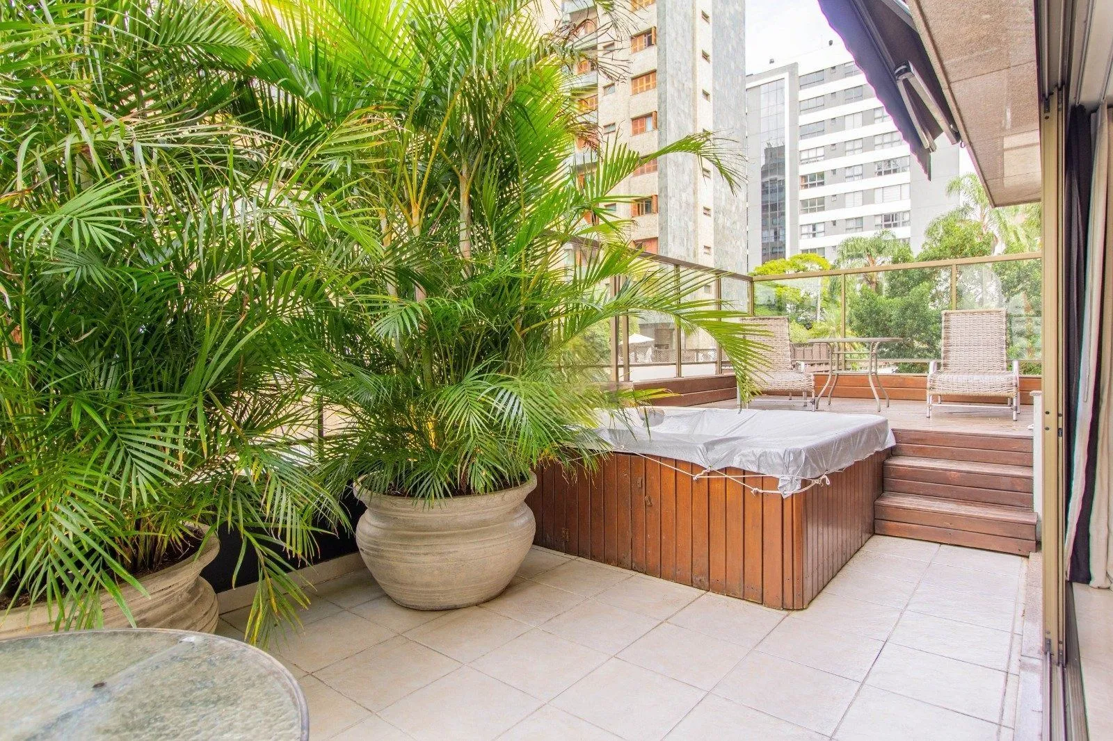 Imagem Apartamento Garden com 202m² e 3 dormitórios, 3 suítes, 3 vagas