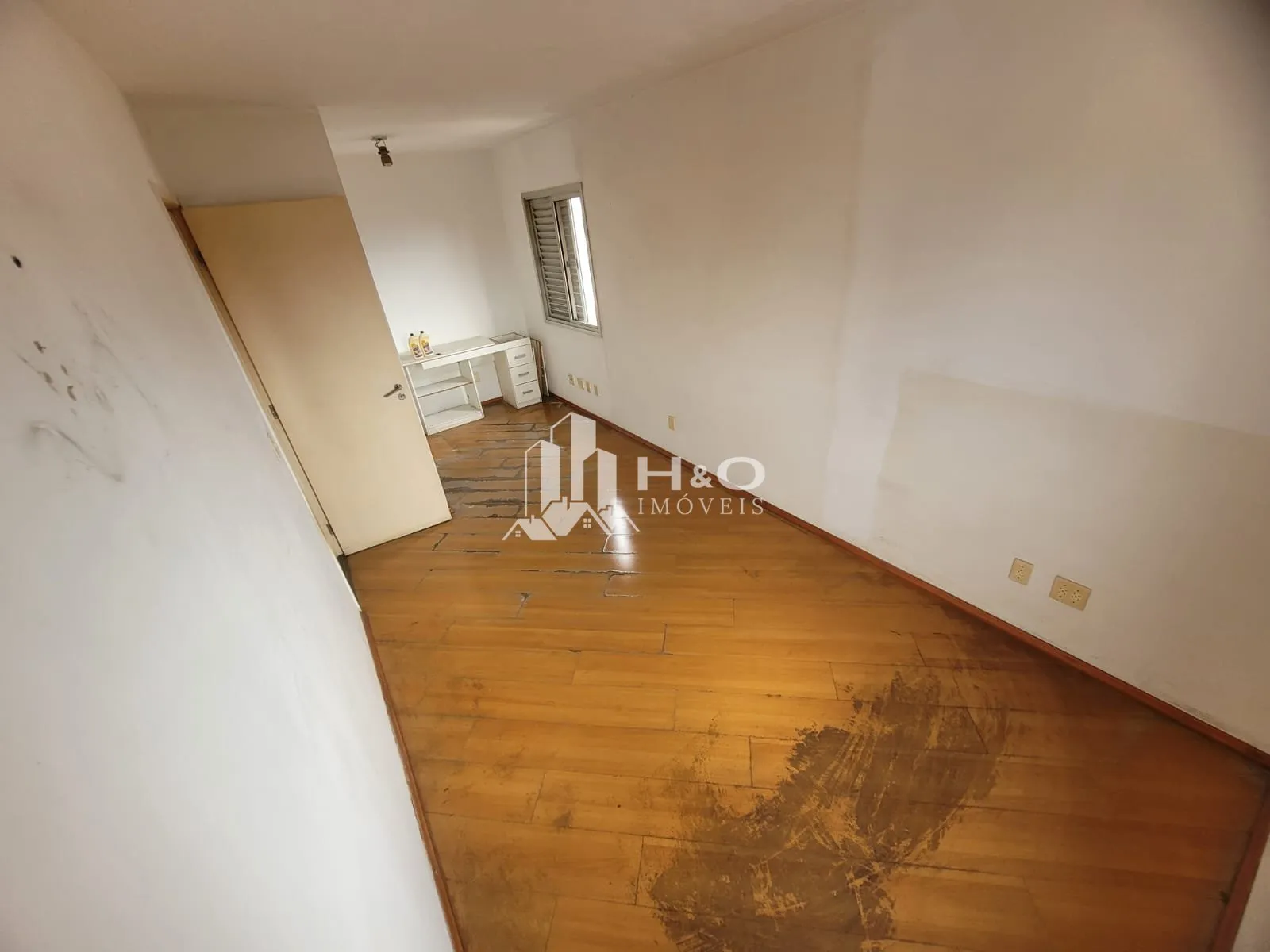 Imagem Apartamento à venda no bairro da Penha - 2 dormitórios (1 suíte), sacada e 2 vagas