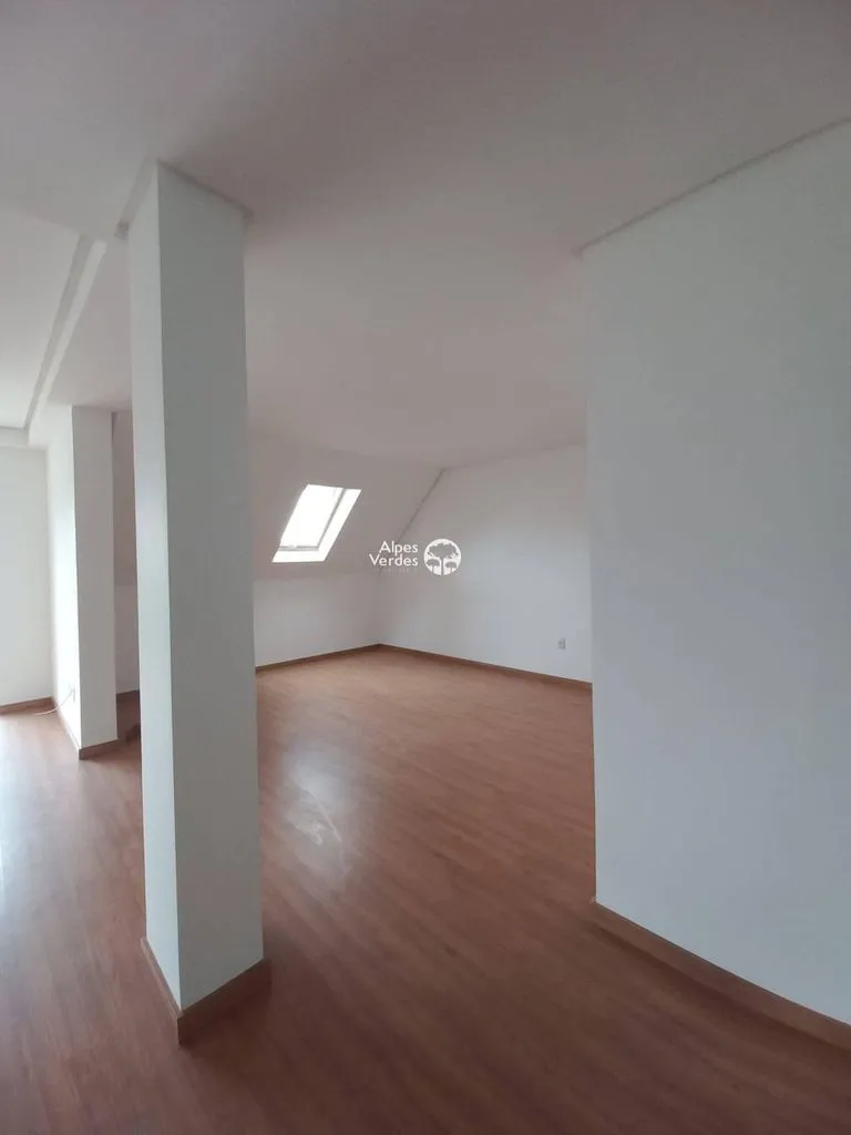 Imagem Vende-se apto próx ao centro de Gramado- 4 Quartos- R$1.730.000,00