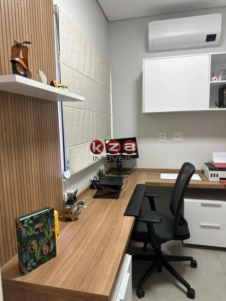 Imagem Espetacular Casa em Condomínio à Venda em Valinhos-SP 3 Quartos, 3 Suítes, 3 Salas Condomínio Le Village 287m²