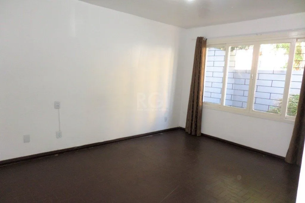 Imagem Casa no bairro Jardim Botânico de 3 dormitórios e 2 vagas
