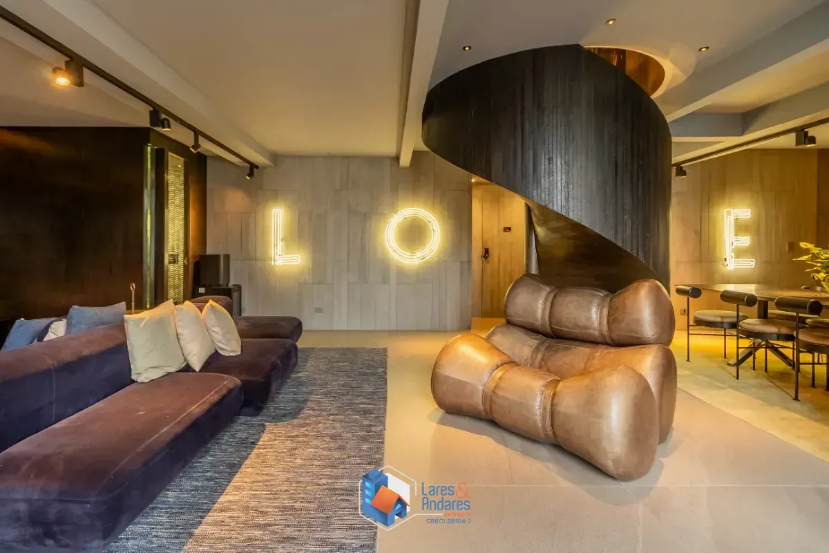 Imagem Duplex para venda em Cerqueira César com 2 quartos, sendo 2 suítes, 197m²