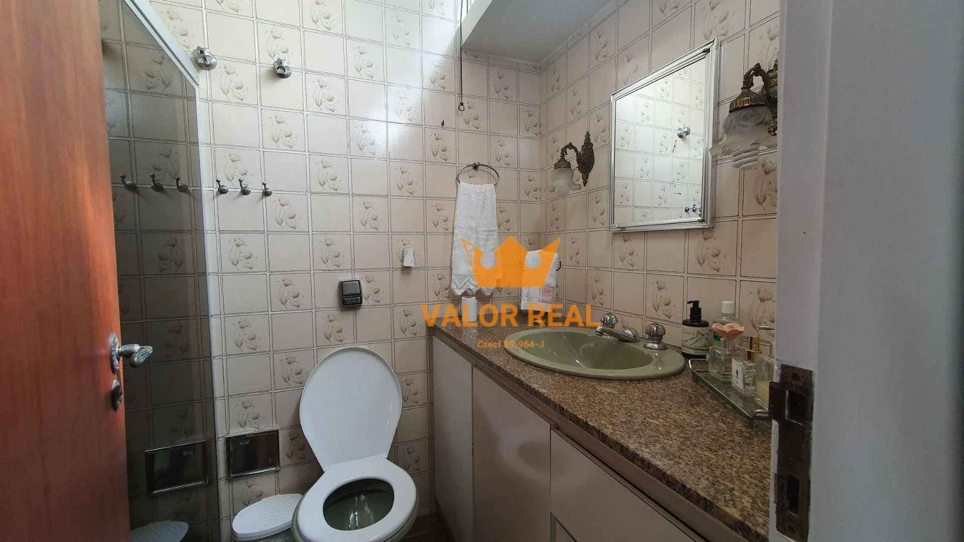 Imagem Casa Pque Colégio, Perfil Comercial, 265 m2 - 4 dorm. 5 vagas, 1.3 Milhões. Aceita permuta e financiamento