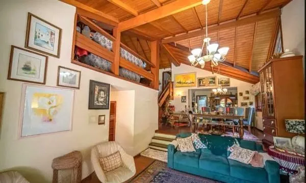 Imagem Casa em Gramado de 4 dormitórios e 4 vagas
