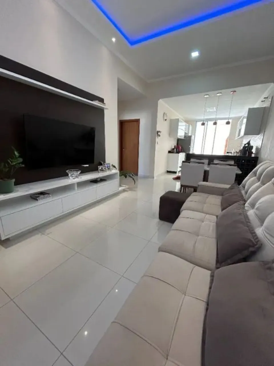 Imagem Linda casa em condomínio à venda em Sorocaba-SP, bairro Loteamento Dinorá Rosa! 2 quartos, 1 suíte, 2 salas, 2 banheiros, 2 vagas de garagem, 86m² de área. Aproveite!