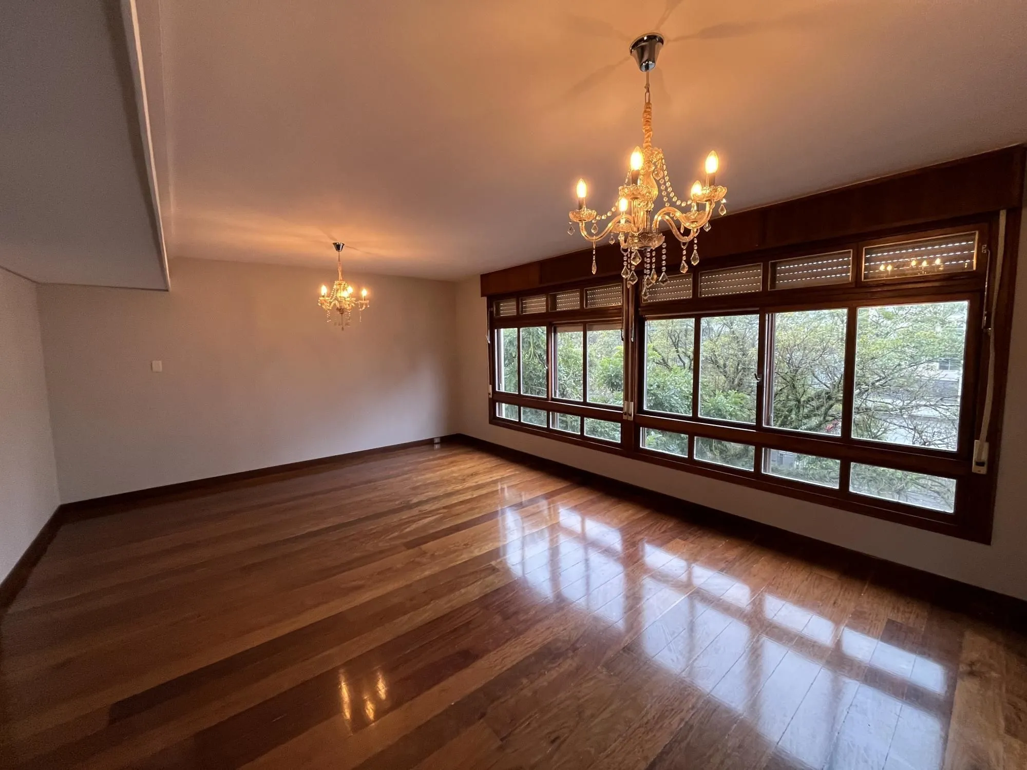 Imagem Apartamento de 3 quartos, suíte e 2 vagas de garagem no bairro Farroupilha POA