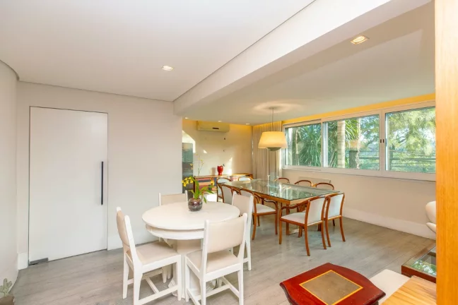 Foto do imóvel Apartamento à venda em São Paulo, Jardim Europa, com 2 quartos, 126m2 em Hungria