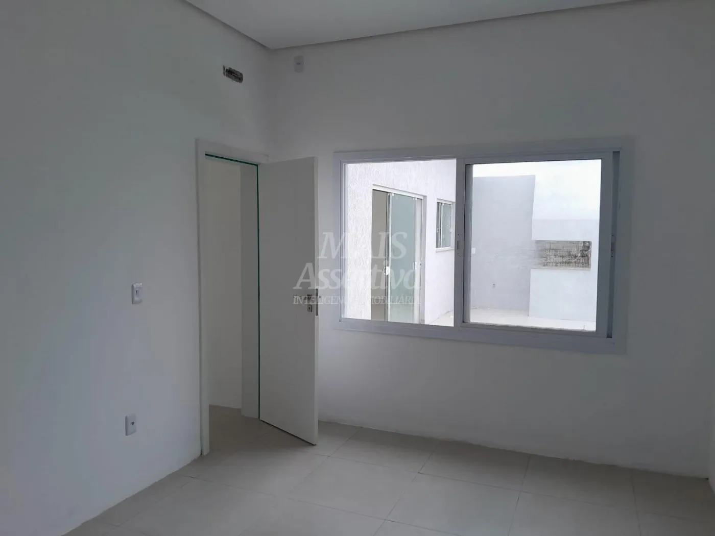 Imagem Excelente casa a venda localizada no centro de Tramandaí/RS - 2 dormitórios