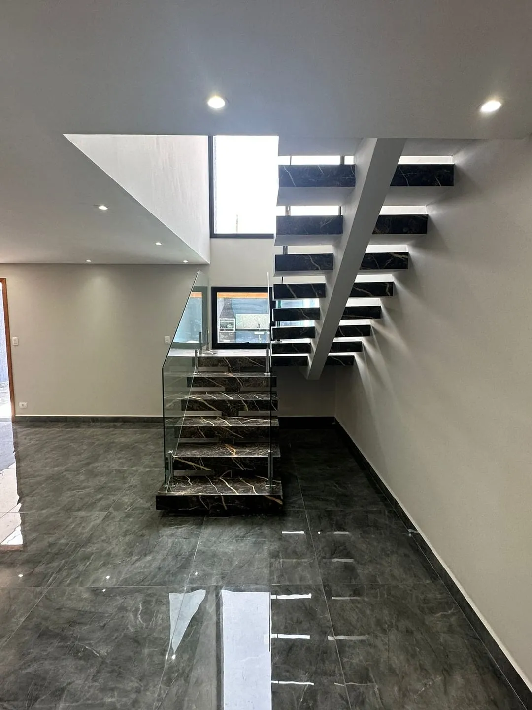 Imagem Casa à venda 3 Quartos, 1 Suite, 2 Vagas, 175M², Loteamento Residencial e Comercial Flamboyant, Pindamonhangaba - SP