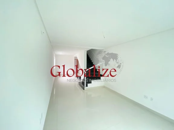 Imagem CASA SOBREPOSTA COM 4 QUARTOS,SENDO 2 SUÍTES,5 BANHEIROS,2,VAGAS NO BAIRRO DO CAMPO GRANDE EM SANTOS POR R$1.550.000,00