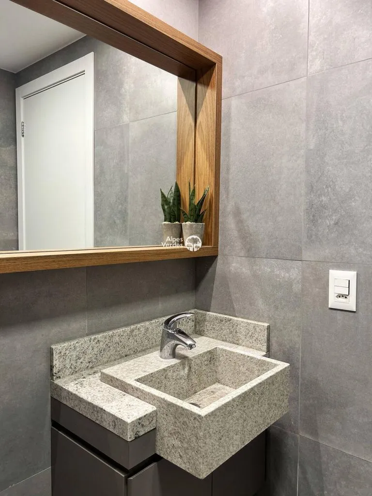 Imagem Vende-se apto mobiliado em Porto Alegre- 1 Quarto- R$550.000,00