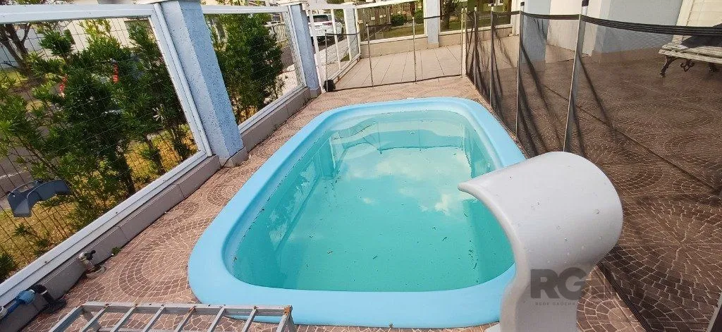 Imagem Ótima casa com 4 dormitórios na Praia de Atlântida Sul (Osório-RS)