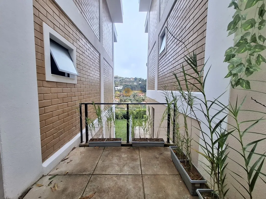 Imagem Casa em Condomínio para Venda em Teresópolis / RJ no bairro Green Valley