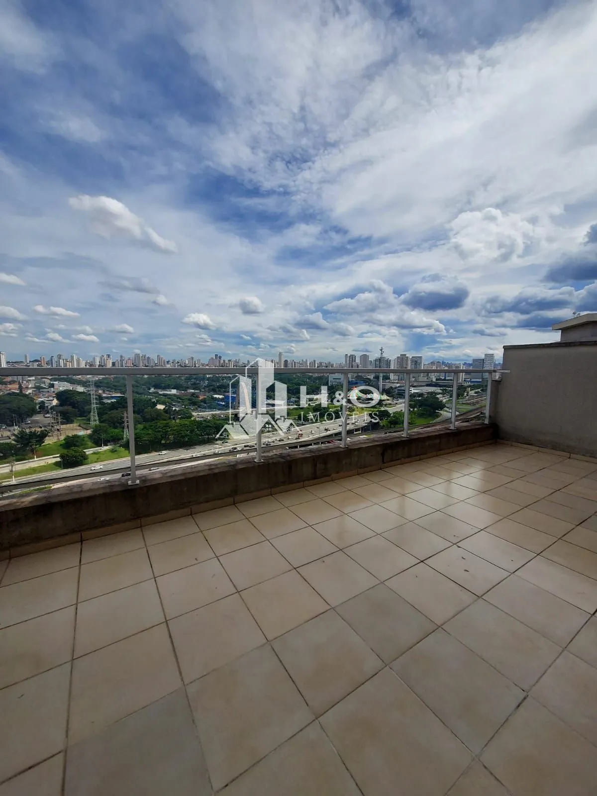 Foto do imóvel Excelente Apartamento com Ampla Sacada no Tatuapé