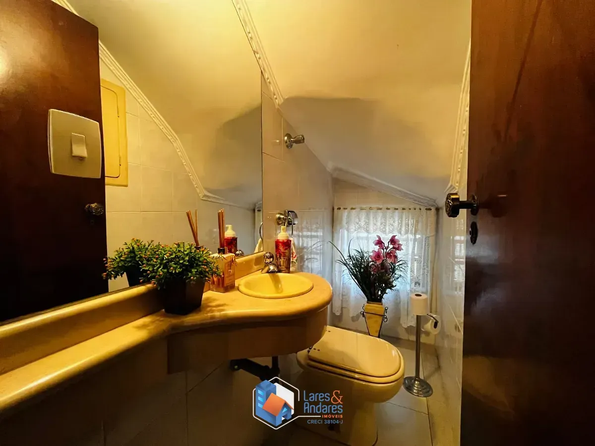 Imagem Sobrado para venda em Bosque da Saúde com 3 quartos, sendo 3 suítes, 217m²
