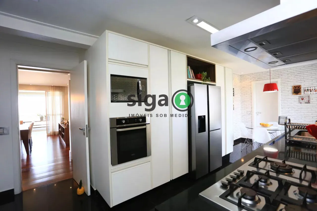 Imagem Apartamento de 223 metros com 3 quartos e 4 vagas