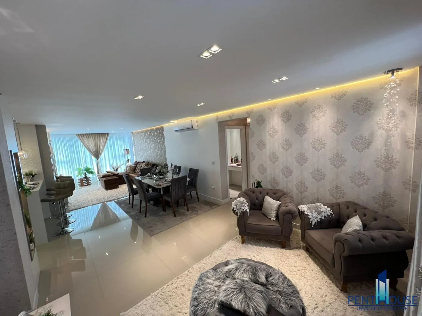 Imagem Apartamento Zona Central para Venda em Balneário Camboriú, CENTRO, 3 dormitórios, 3 suítes, 4 banheiros, 3 vagas