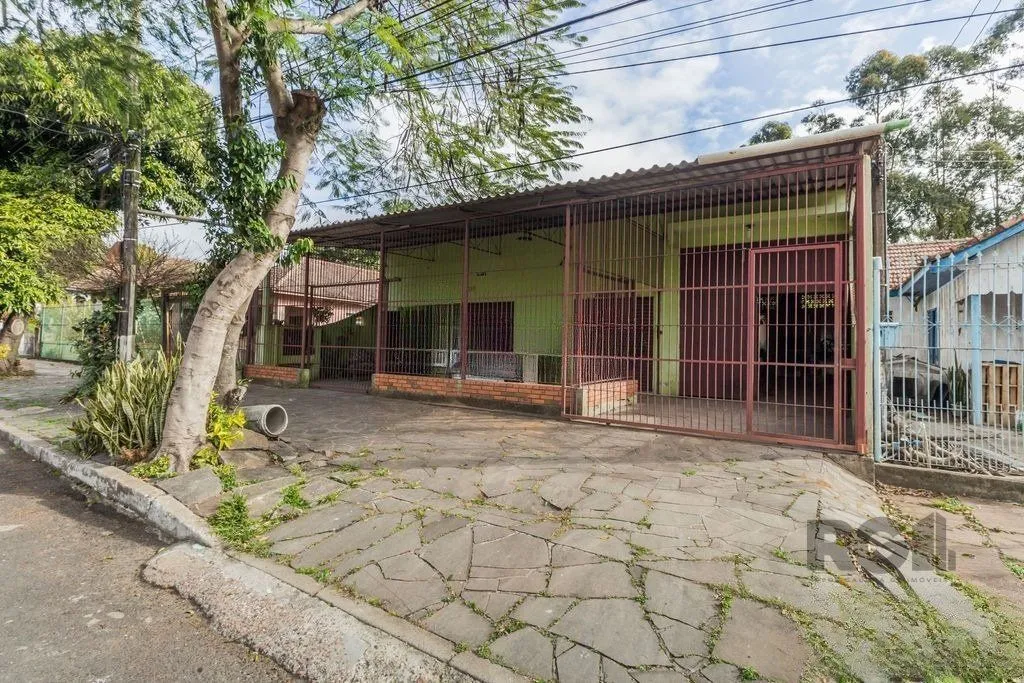 Imagem Casa 6 dormitórios no bairro Jardim Floresta