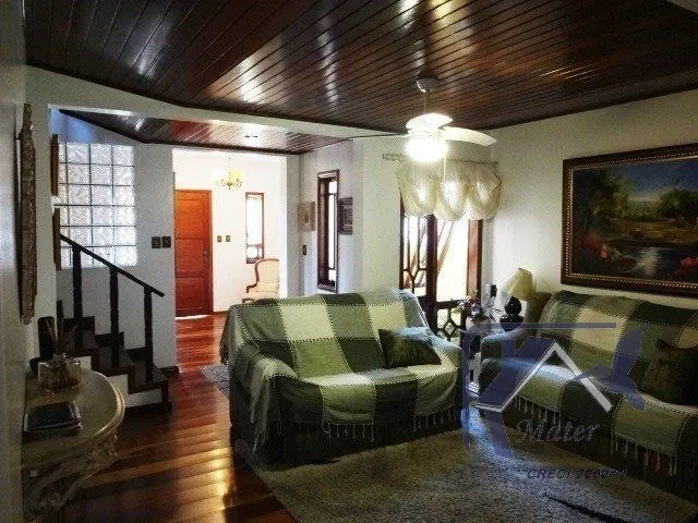 Imagem Casa para Venda - 318m², 4 dormitórios, sendo 1 suites, 4 vagas - Cavalhada