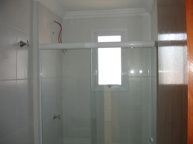 Imagem Apartamento com Sacada no Edifício Viena em Localização Privilegiada de Sorocaba