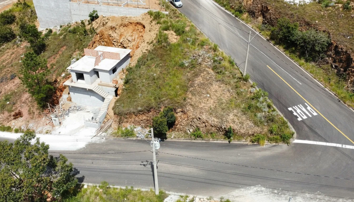 Imagem Terreno 361 m² à venda em Jardim Bandeirantes, Poços de Caldas